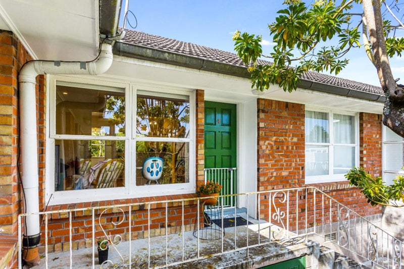 4/18 Cambria Road, Devonport, Auckland - Carousel 1