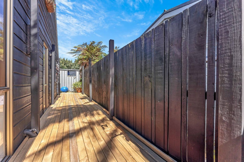 2/7 Mccall Place, Ōpaheke, Papakura - Carousel 25