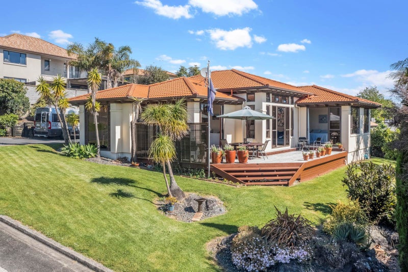 3 Mangerton Lane, East Tamaki Heights, Auckland - Carousel 2