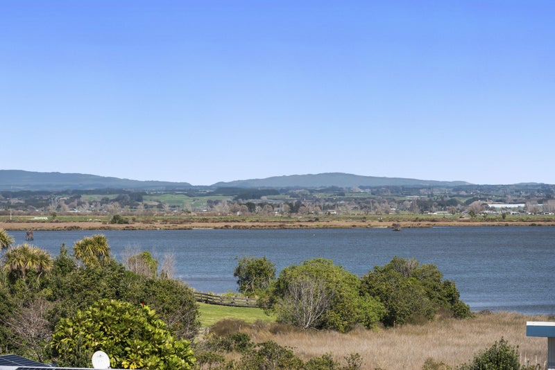 575 Pukehina Parade, Te Puke - Carousel 1