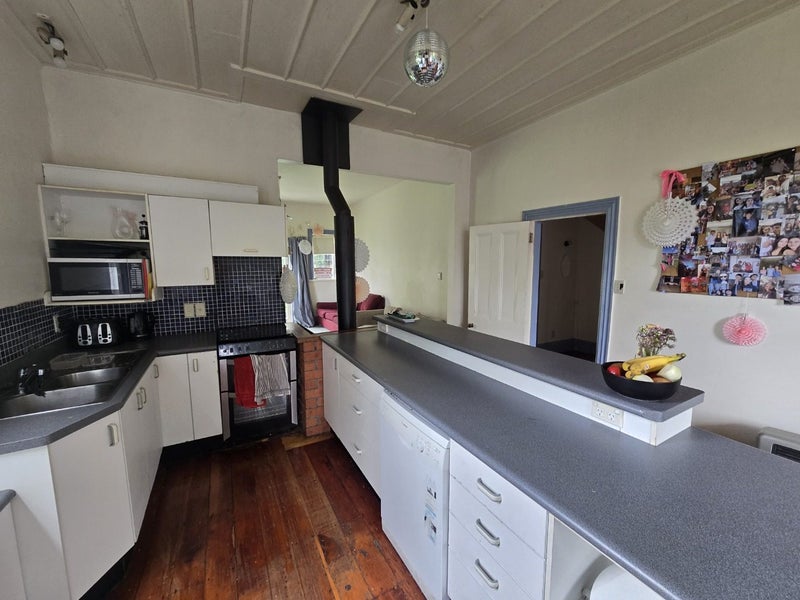 19 Devon Street, Aro Valley, Wellington - Carousel 2