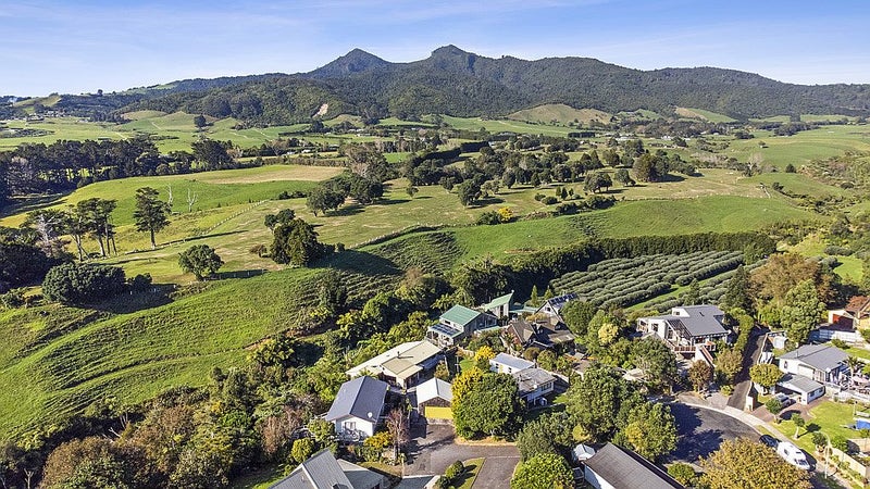 7E Kaitake Place, Oakura - Carousel 45