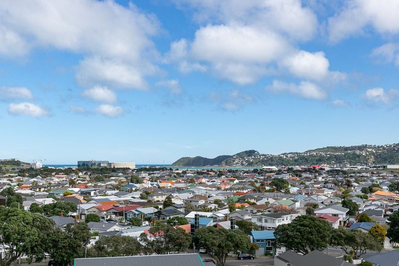 22A Athens Street, Miramar, Wellington - Carousel 15
