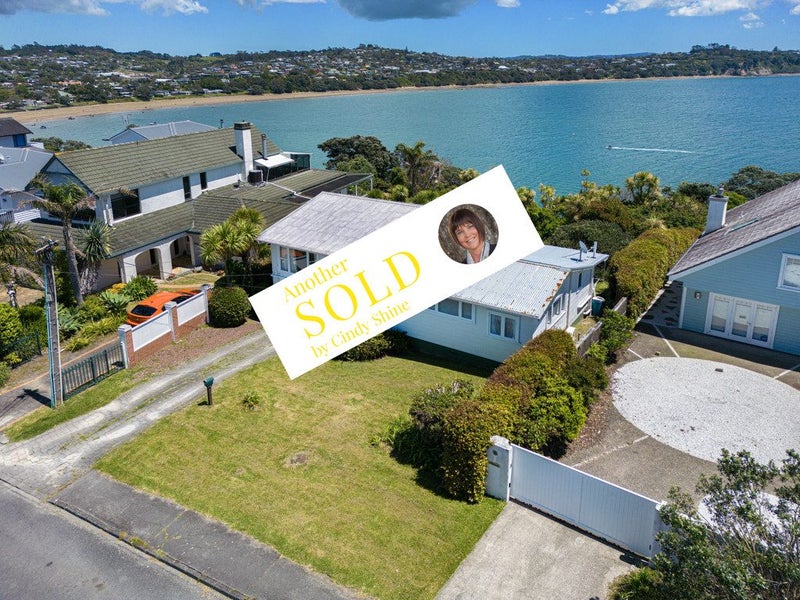 60 Ardern Avenue, Stanmore Bay, Whangaparaoa - Carousel 1