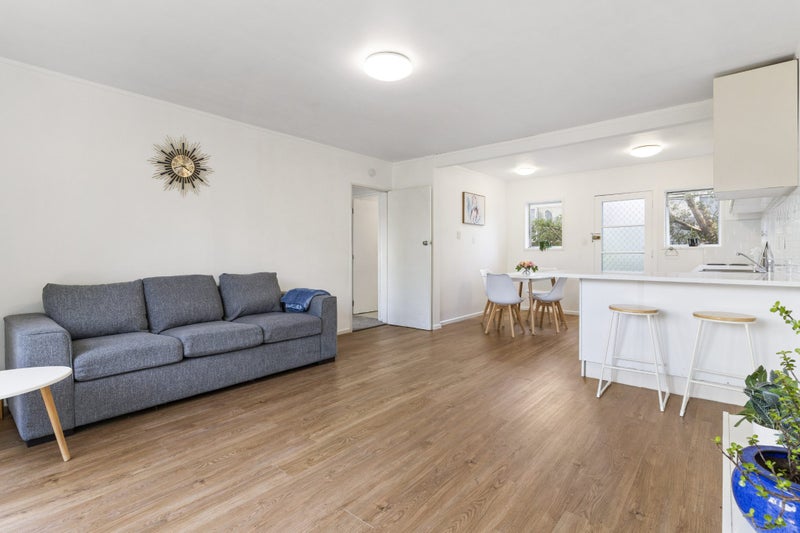 4/30 Don Croot Street, Western Springs, Auckland - Carousel 2