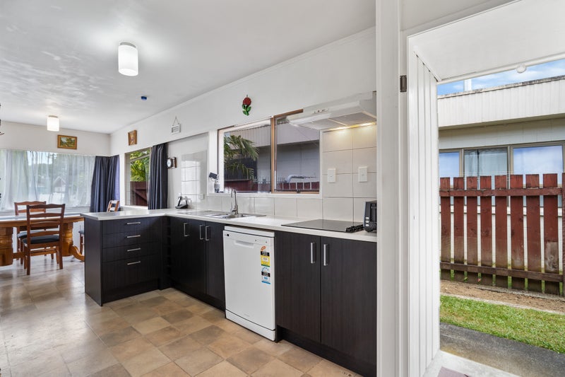 32 Manse Road, Pahurehure, Papakura - Carousel 2