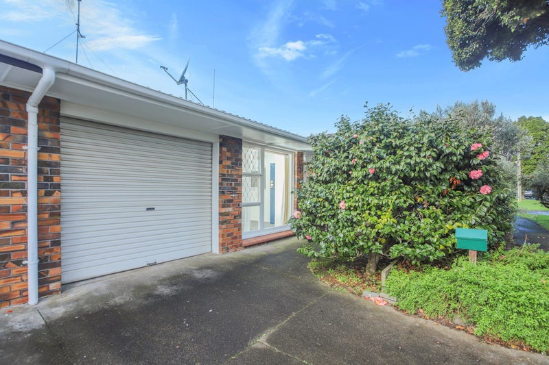 15 Miro Road, Greenlane, Auckland - Carousel 2
