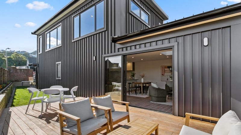 10B Nadia grove, Khandallah, Wellington - Carousel 1