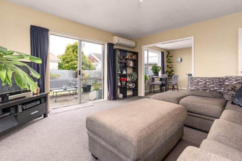 7 Kilkenny Place, Belfast, Christchurch - Carousel 2