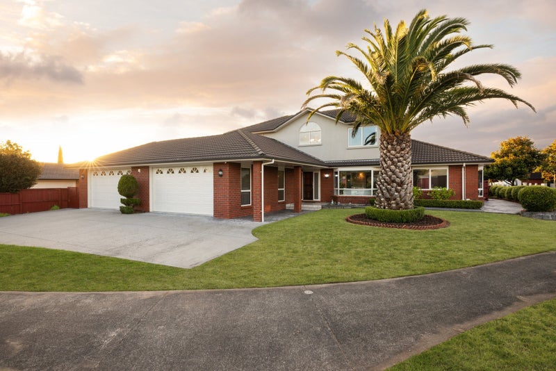 28 The Esplanade, Huntington, Hamilton - Carousel 1