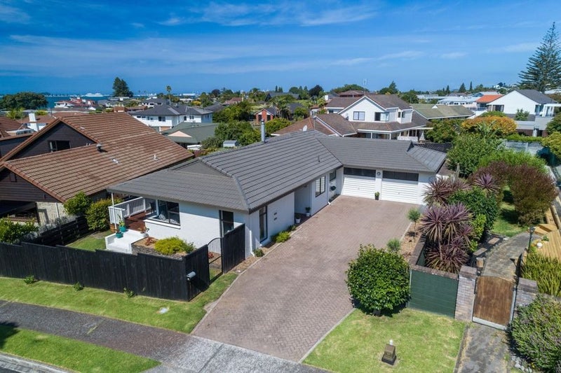 5 Cathray Place, Matua, Tauranga - Carousel 2