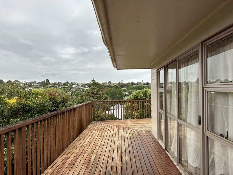 33 Robbies Road, Shelly Park, Auckland - Carousel 13