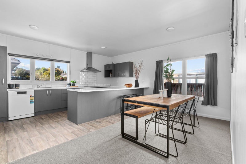 21 Charles Crescent, Beerescourt, Hamilton - Carousel 1