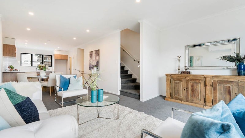 37 Henry Maxwell Way, Flat Bush, Auckland - Carousel 1