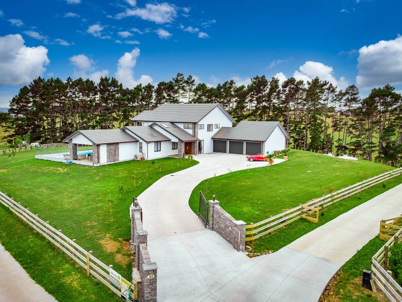 30 Suzanna Lane, Drury - Carousel 29