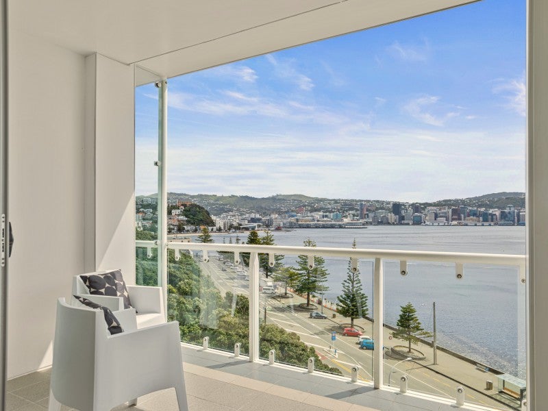 30/370 Oriental Parade, Oriental Bay, Wellington - Carousel 2