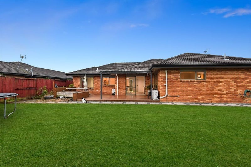 99 Barrington Drive, Huntington, Hamilton - Carousel 21