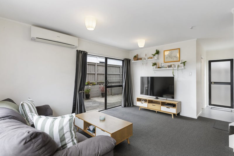 18B Frankmoore Ave, Johnsonville, Wellington - Carousel 2