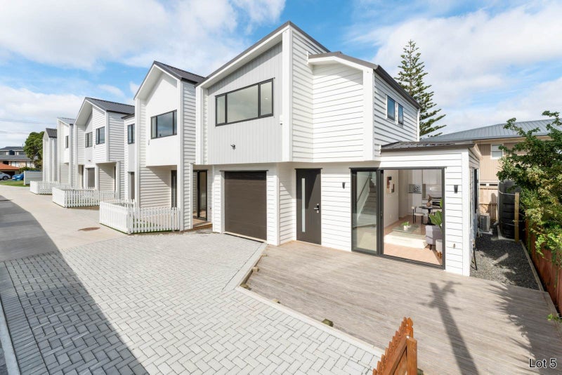 41B Kowhai Road, Mairangi Bay, Auckland - Carousel 1