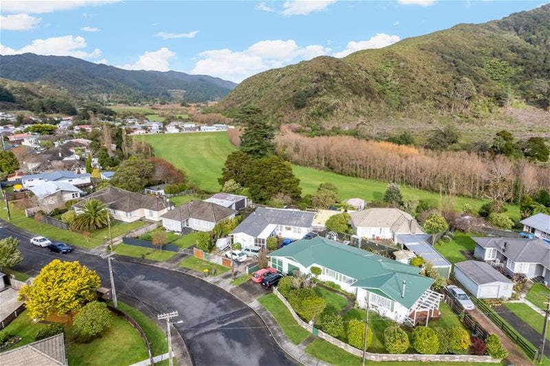 70 Wood Street, Wainuiomata, Lower Hutt - Carousel 2