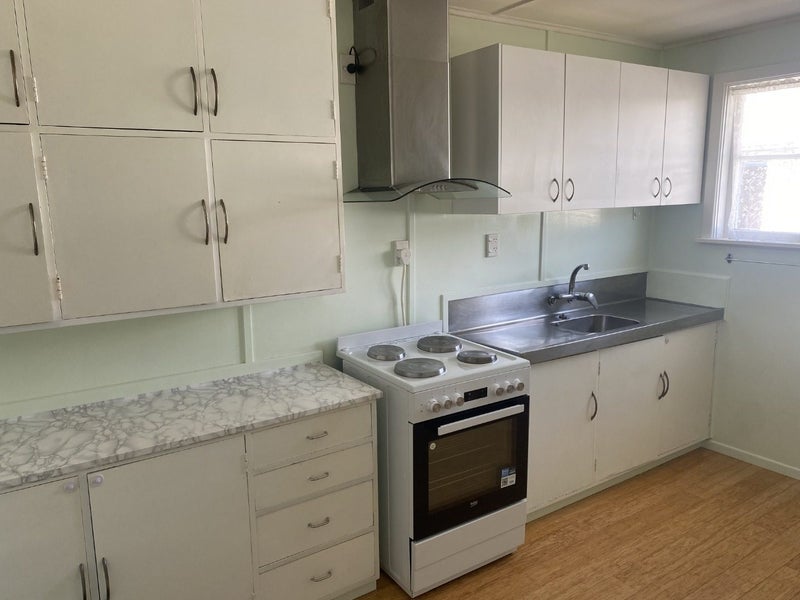 766 Fergusson Drive, Elderslea, Upper Hutt - Carousel 1