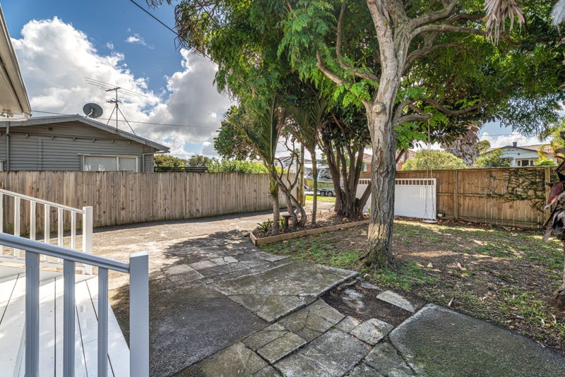 6 George Street, Mangere East, Auckland - Carousel 2