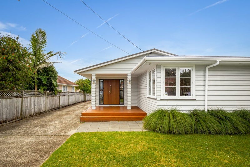 43 Vodanovich Road, Te Atatu South, Auckland - Carousel 2
