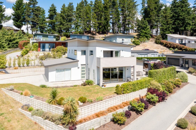 6 Bovett Place, Wanaka - Carousel 1