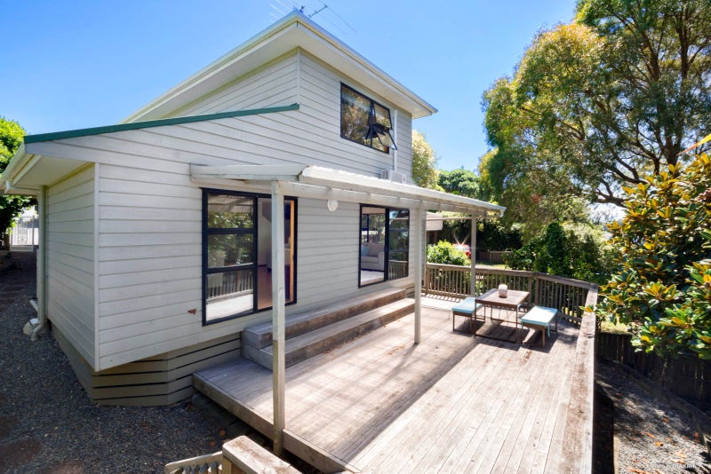 2B Waterview Road, Stanley Point, Auckland - Carousel 2