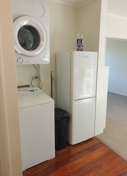 10A Norna Crescent, Kelburn, Wellington - Carousel 2