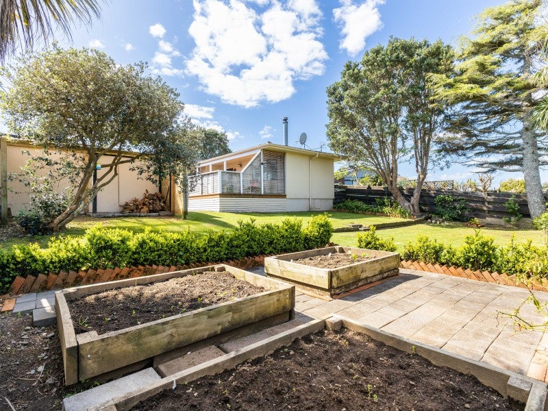 34 Trelawney Crescent, Westown, New Plymouth - Carousel 2