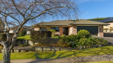 5 Corwen Avenue, Hairini, Tauranga - Carousel 1