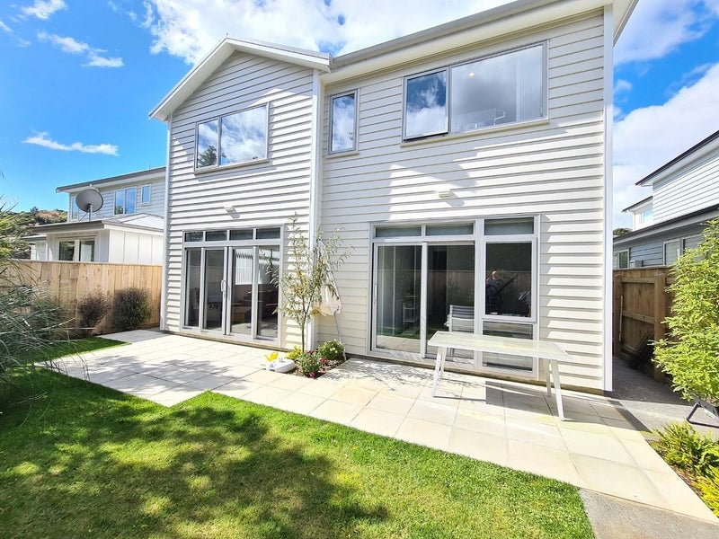 4 Glide LANE, WHITBY, PORIRUA - Carousel 2