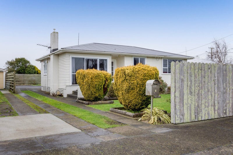 4 Bone Crescent, Hawera - Carousel 1