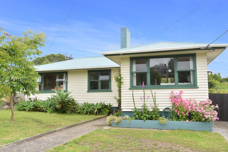 8 Hilltop Avenue, Morningside, Whangarei - Carousel 11