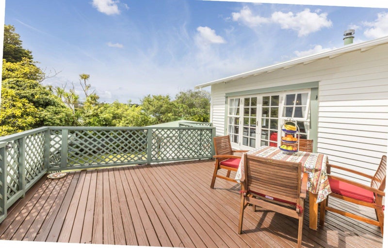 37 Beauchamp Street, Karori, Wellington - Carousel 2