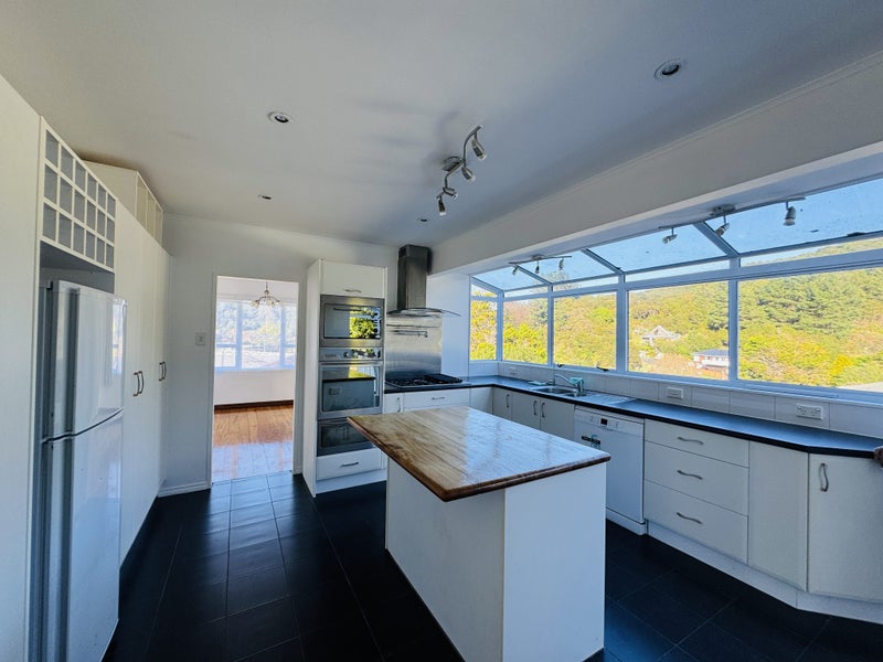 5 Lincoln Grove, Wainuiomata, Lower Hutt - Carousel 1