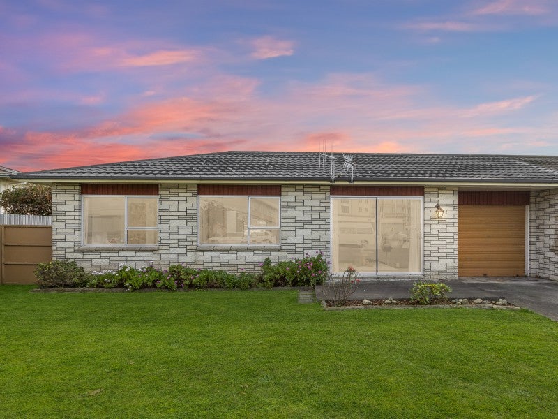 105 Canning Road, Camberley, Hastings - Carousel 2