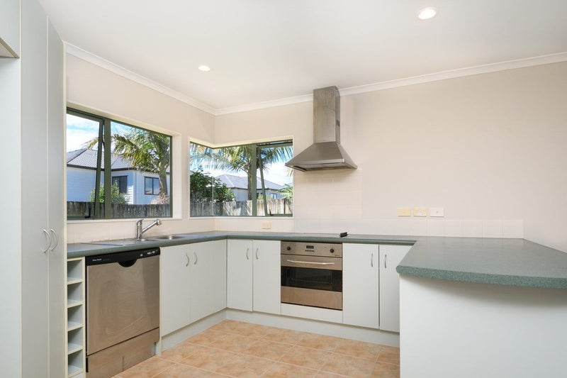6 Northridge Terrace, Massey, Auckland - Carousel 2