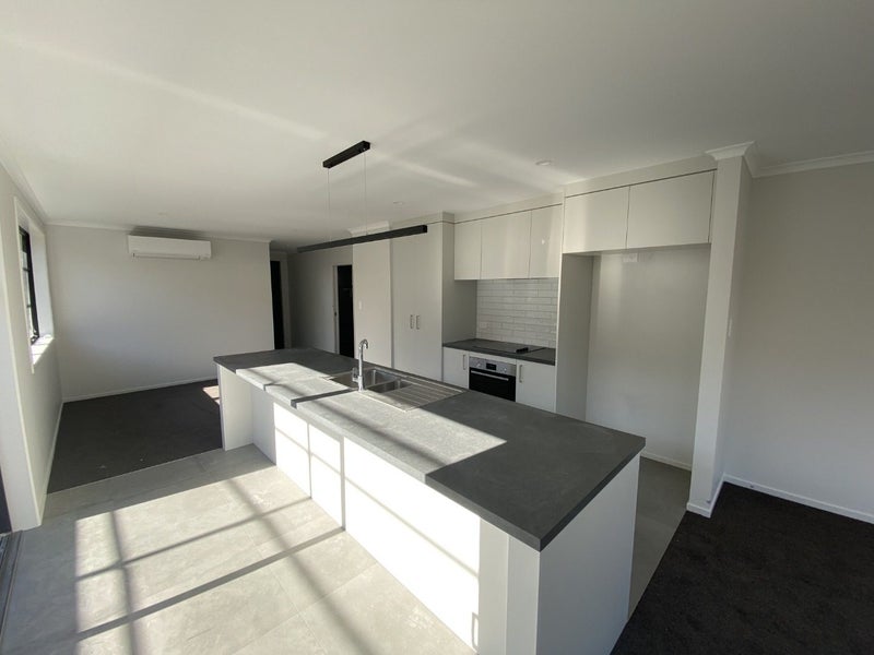 3 Hammick Crescent, Pyes Pa, Tauranga - Carousel 2