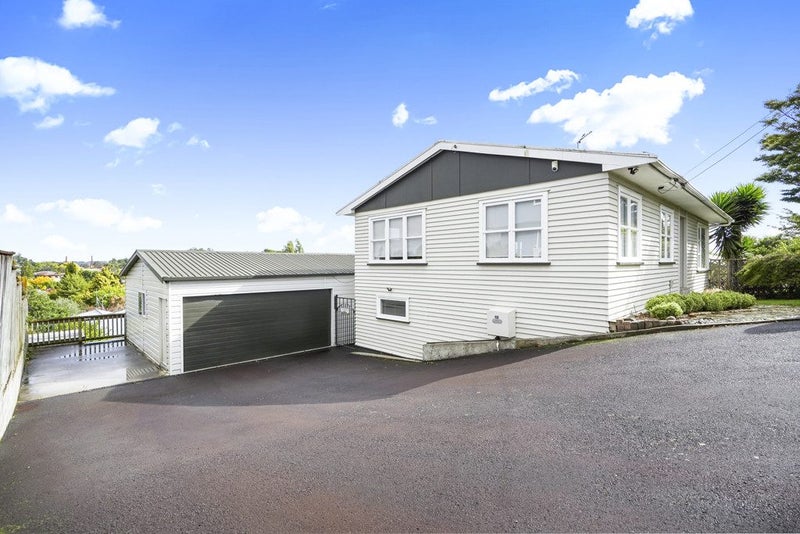 84 Cambridge Road, Hillcrest, Hamilton - Carousel 1