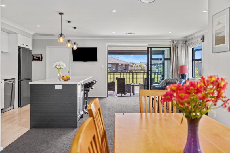 11 Stevenson Drive, Papamoa, Papamoa - Carousel 1