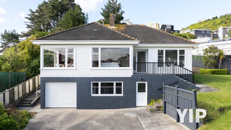 15 Hollies Crescent, Johnsonville, Wellington - Carousel 1