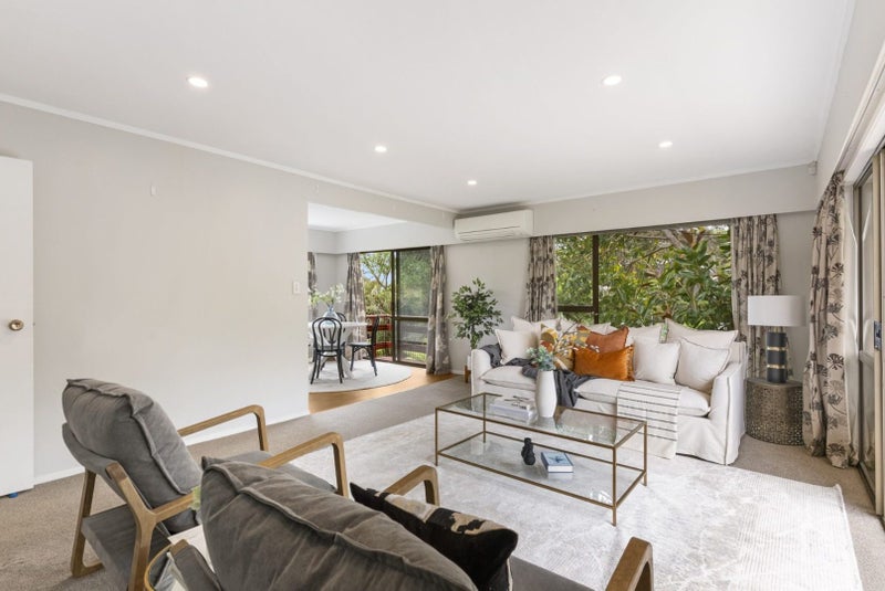 12 Lancelot Place, Glenfield, Auckland - Carousel 1