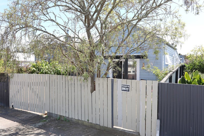 140 Broadway, Marton, Marton - Carousel 18