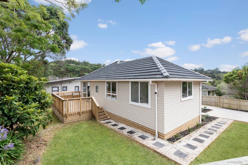 2 Glastron Place, Bayview, Auckland - Carousel 2