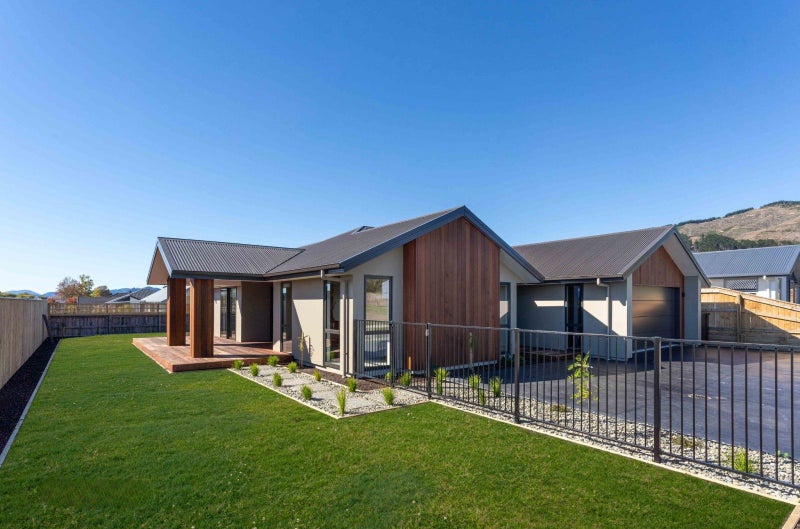 30 Greenway Crescent, Hope, Richmond - Carousel 1