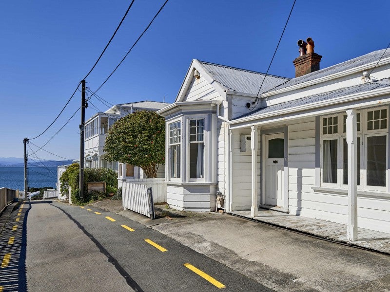 4 Prince Street, Mount Victoria, Wellington - Carousel 1
