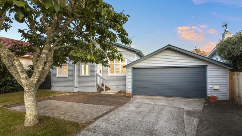17 Boyd AVEnue, Royal oak, Auckland - Carousel 1