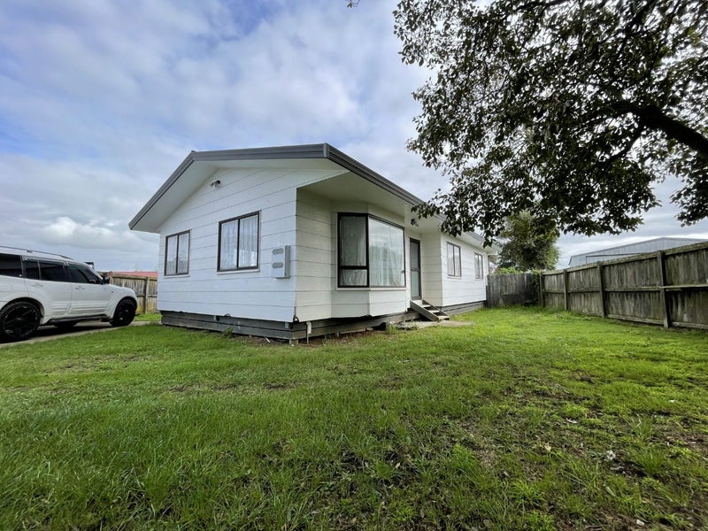 19 Dungarvon Place, Clendon Park, Auckland - Carousel 1